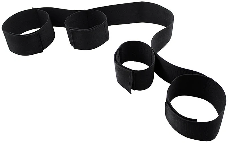 Pás s pouty na zápěstí a kotníky