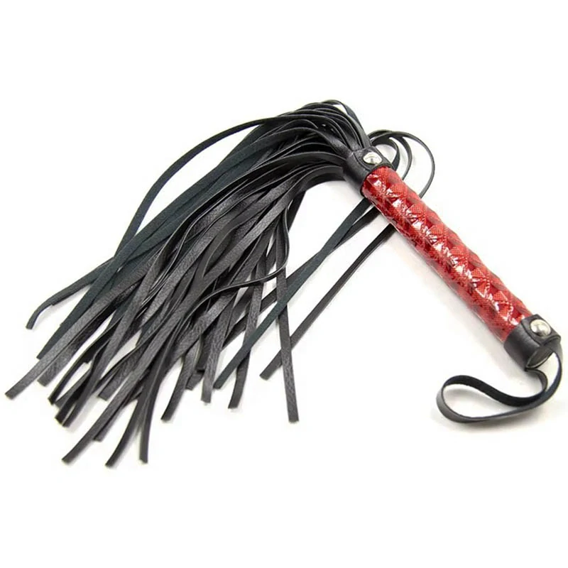 Kožený bičík se zdobenou rukojetí