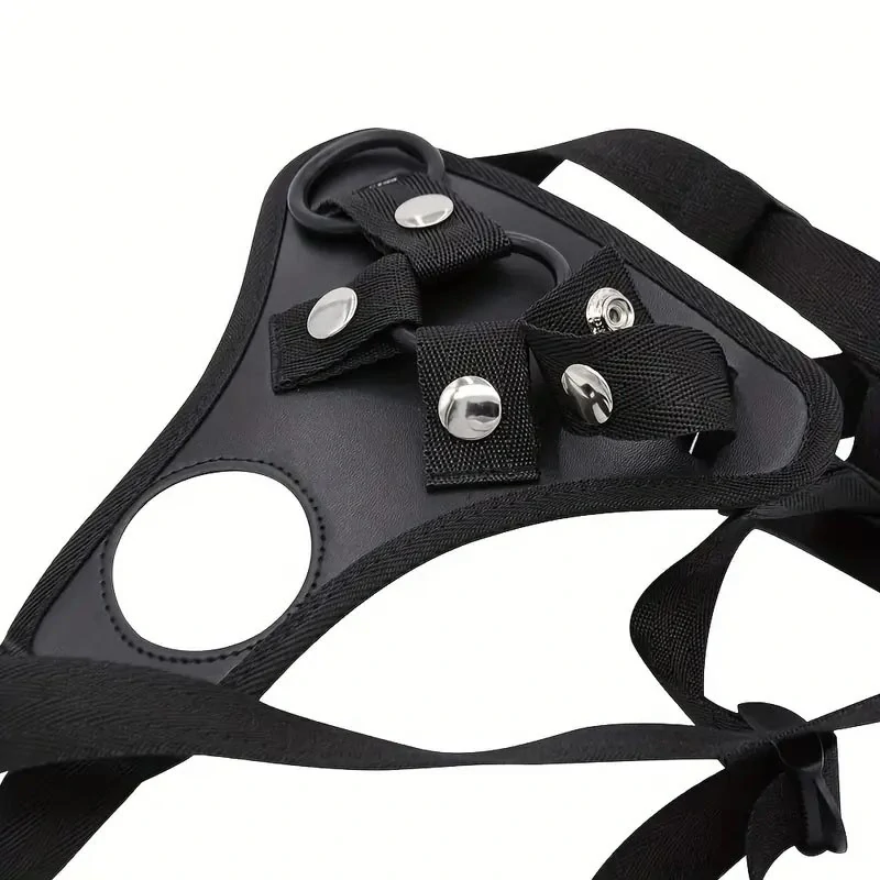 Postroj na dva připínací penisy