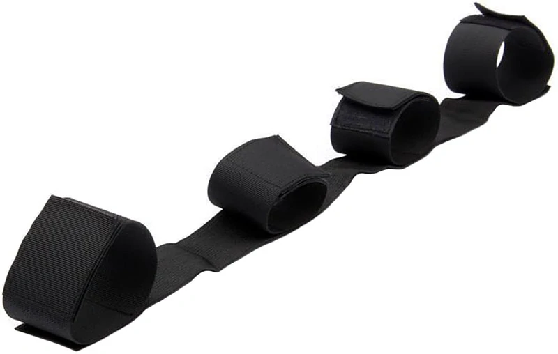 Pás s pouty na zápěstí a kotníky