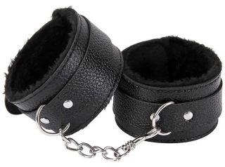 Kožená pouta s kožíškem a řetízkem