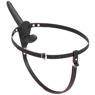 Dvojitý strap-on Rene s dvěma penisy